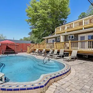 Historic Gold Private With Pool - 2bed, 1&half Bath, Sleeps 6, 1st Floor, 15 Min Walk To Historic Center And Attractions Savannah